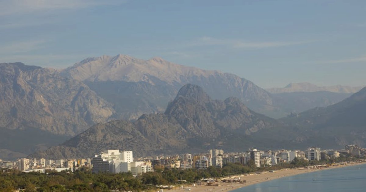 Top 15 plaż w Turcji 2026: gdzie lecieć z Polski, żeby trafić w swój klimat
