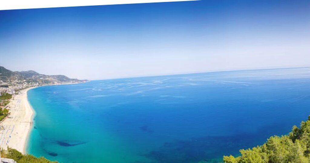 Riwiera Turecka czy Egejska? Porównanie plaż, klimatu i cen na wakacje 2025/2026